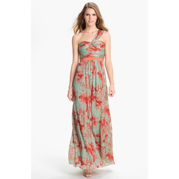 BCBGMaxAzria Dresses & Skirts - BCBGMAXAZRIA One Shoulder Gown